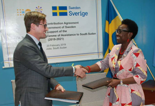 Swedish Ambassador Hans Henric Lundquist and UNFPA Country Representative Dr. Mary Otieno seal a new cooperation for the new UNFPA Country Programme in South Sudan. ©Mandela Nelson Denis